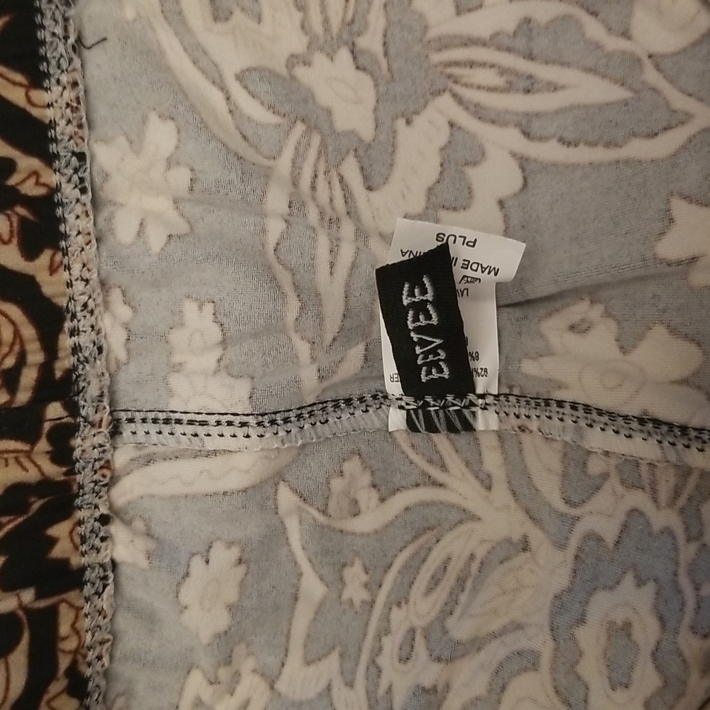 NWT EEVEE leggings size plus (14-22) - Picture 3 of 7